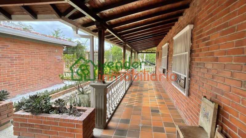 CASA FINCA EN VENTA ALTAMIRA MESA DE LOS SANTOS