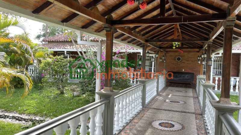 CASA FINCA EN VENTA ALTAMIRA MESA DE LOS SANTOS